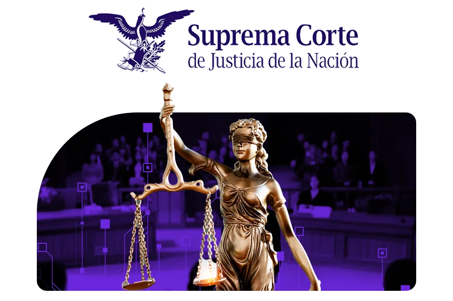 Estatua de la justicia en una sala de audiencias