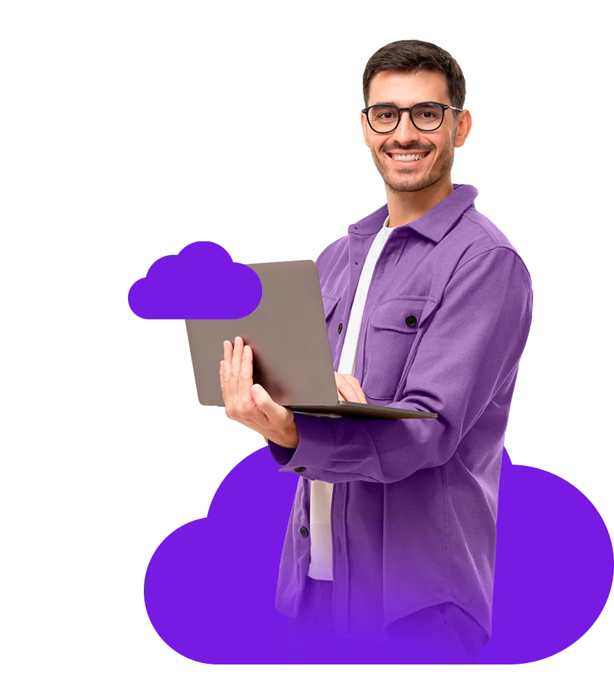 Consultor con laptop sobre un ícono de nube